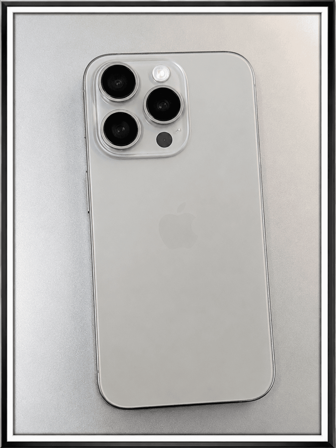Etter: iPhone 15 Pro kamera og baksiden