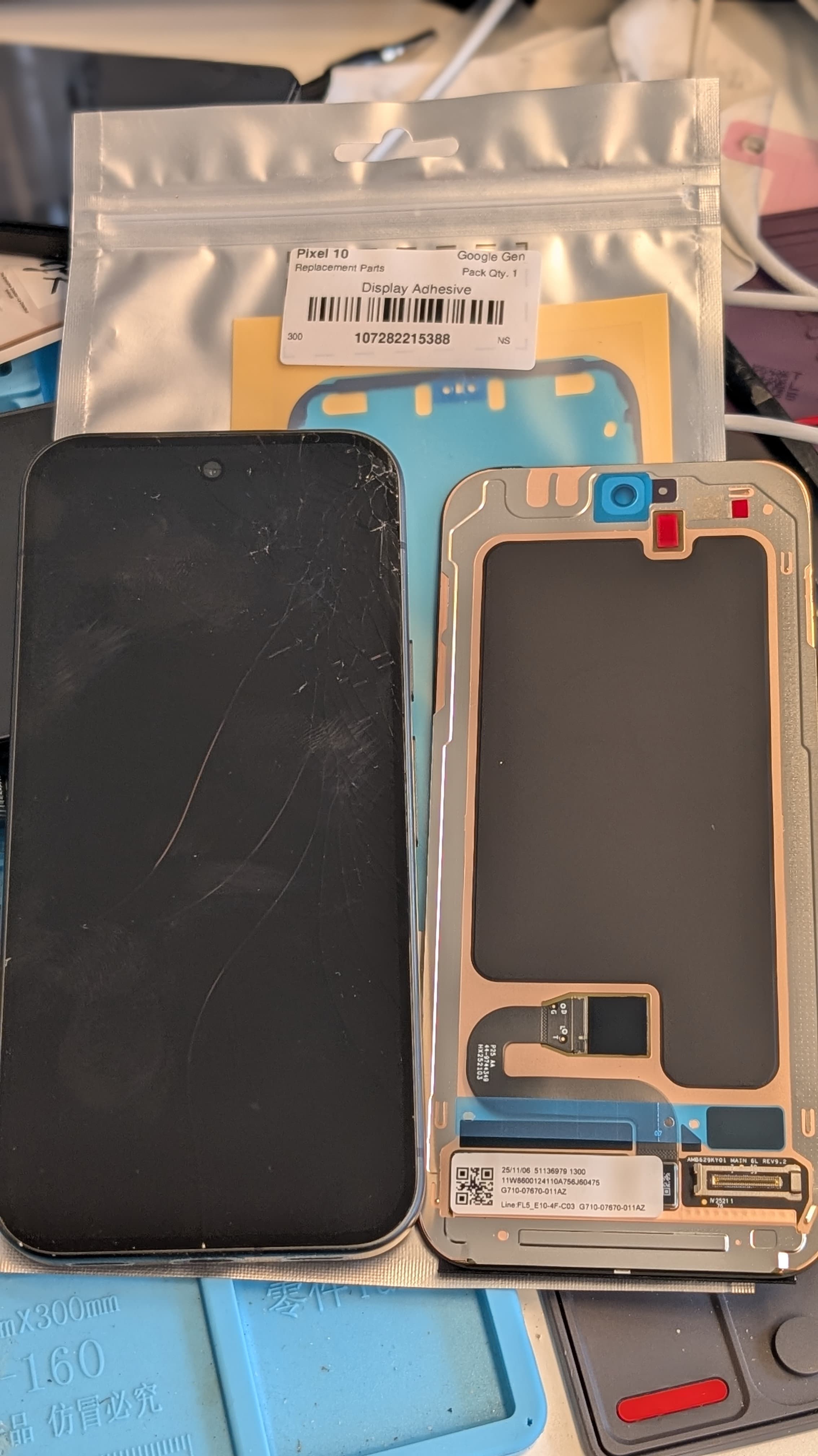 Før: Google Pixel 10 – Original skjermbytte