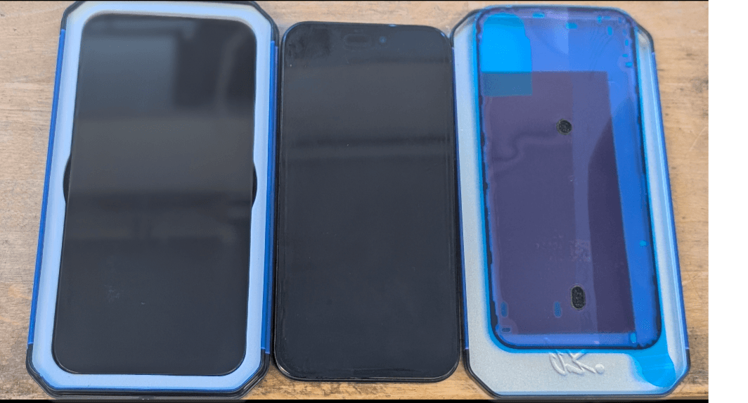 Før: iPhone 16 Plus – vannskade og svart skjerm