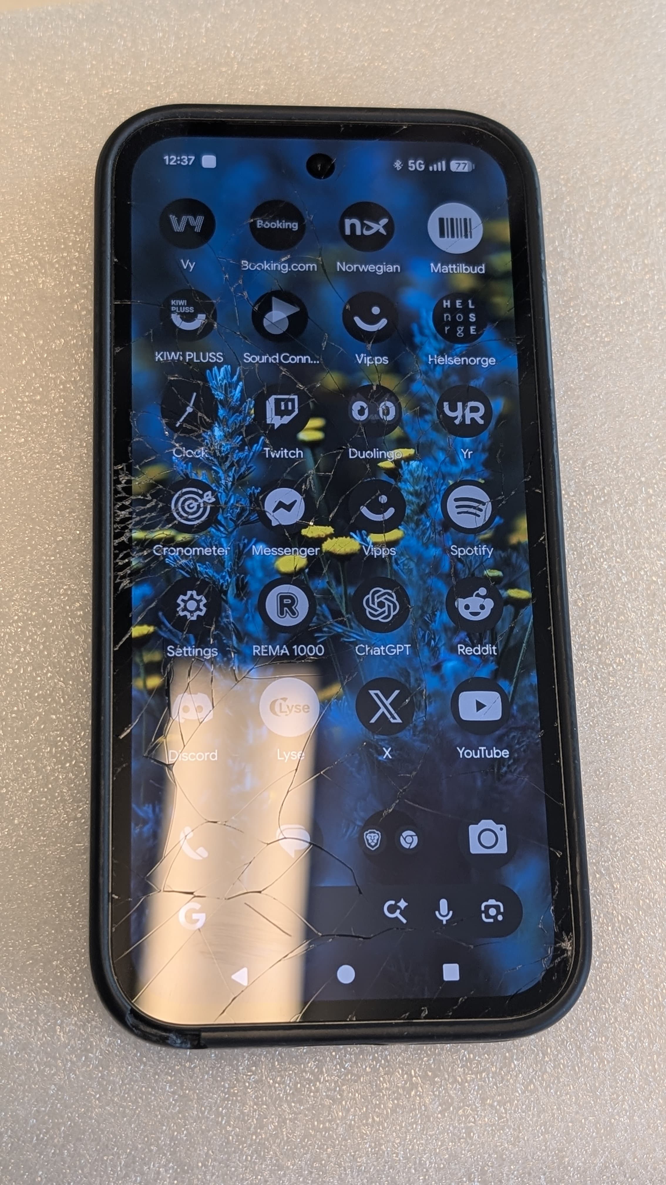 Før: Google Pixel 9a – skjermbytte